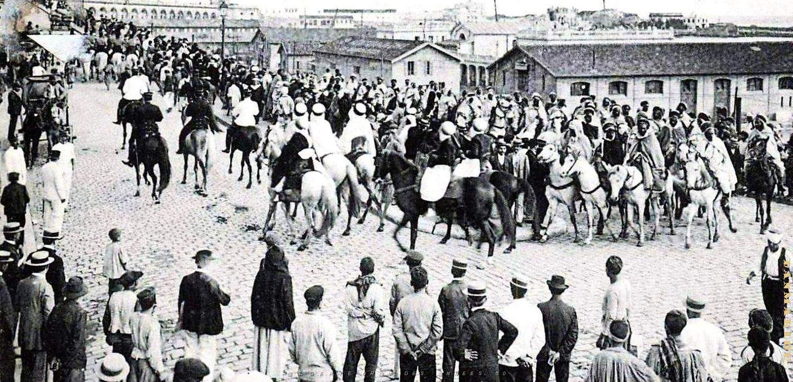 2473- Alger - Goumiers revenant du Maroc2 - 1911.jpg